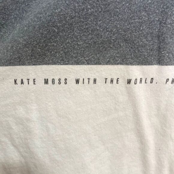 KATE MOSS WITH THE WORLD. PHOTO PATRIK ANDERSON Graphic Tshirt Womens Large - Picture 8 of 12